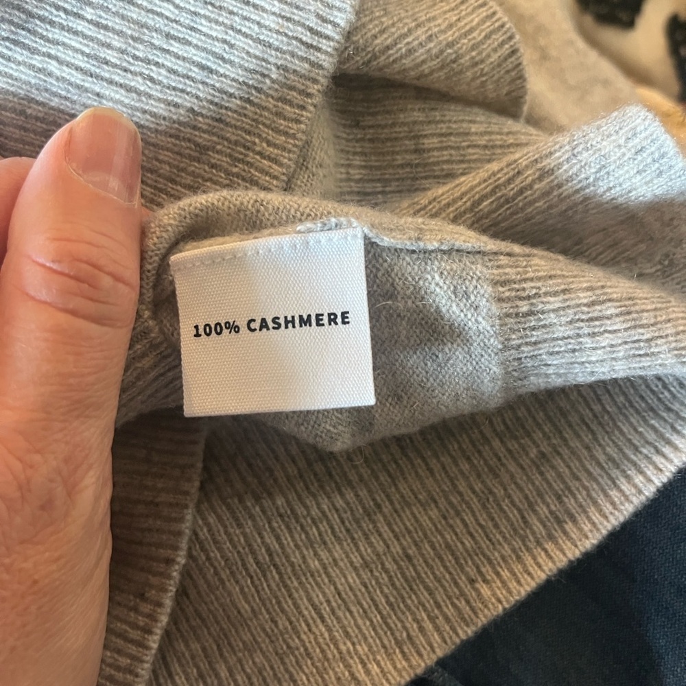 Lingua Franca Gray “the end" Crewneck Cashmere Sweater, size XS - Picture 9 of 12